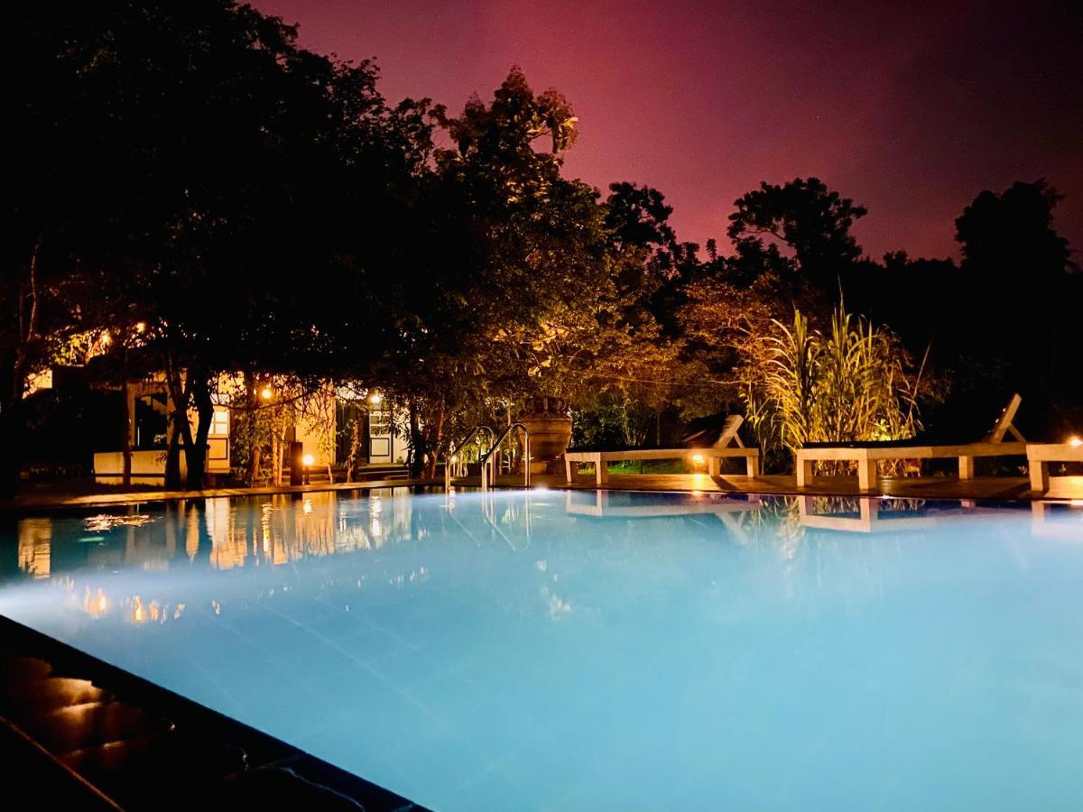 Hotel Sigiriya Kele Buitenkant foto