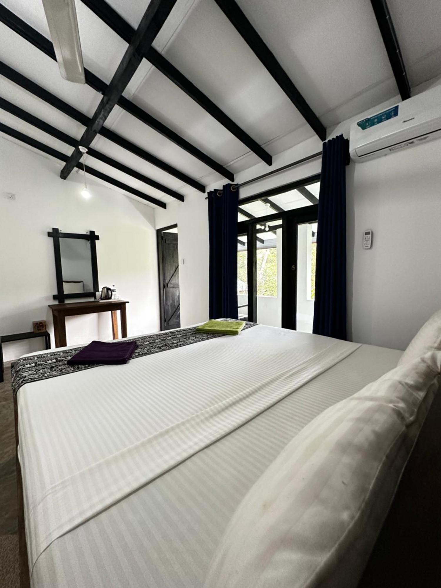 Hotel Sigiriya Kele Buitenkant foto